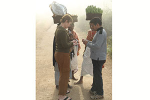 1 Dongariya Tribal Lady coming to market (1)